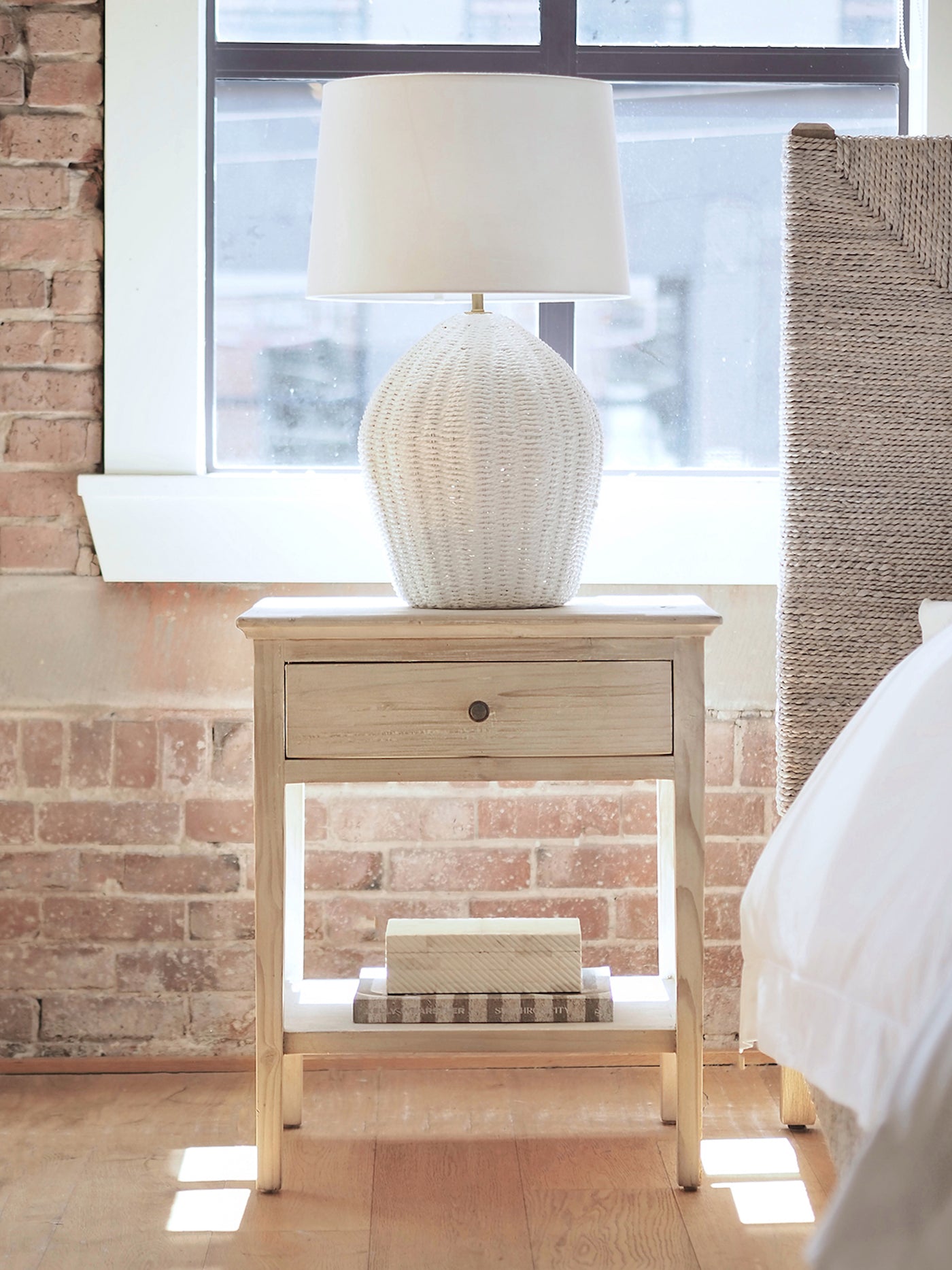 Elandy Nightstand