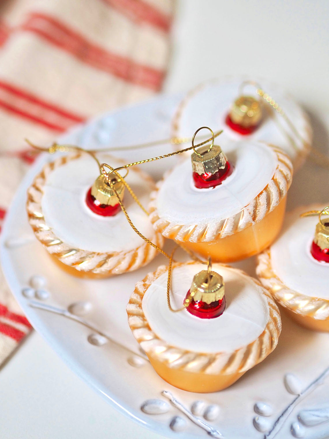 Bakewell Tart Ornament