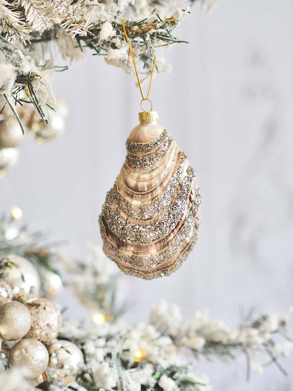 Glittery Oyster Ornament | Grey