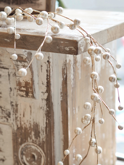 Pearl Stem Garland 5'