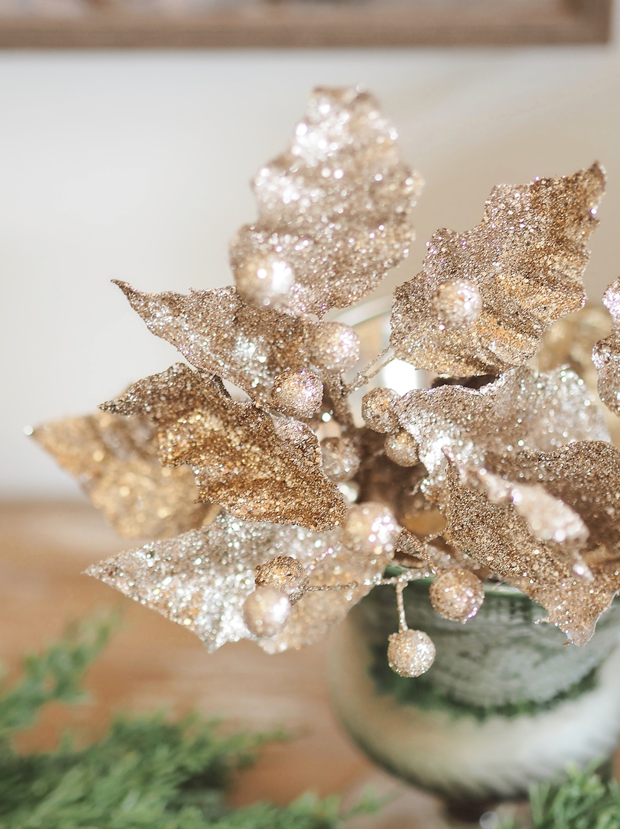 Glittery Champagne Holly Pick