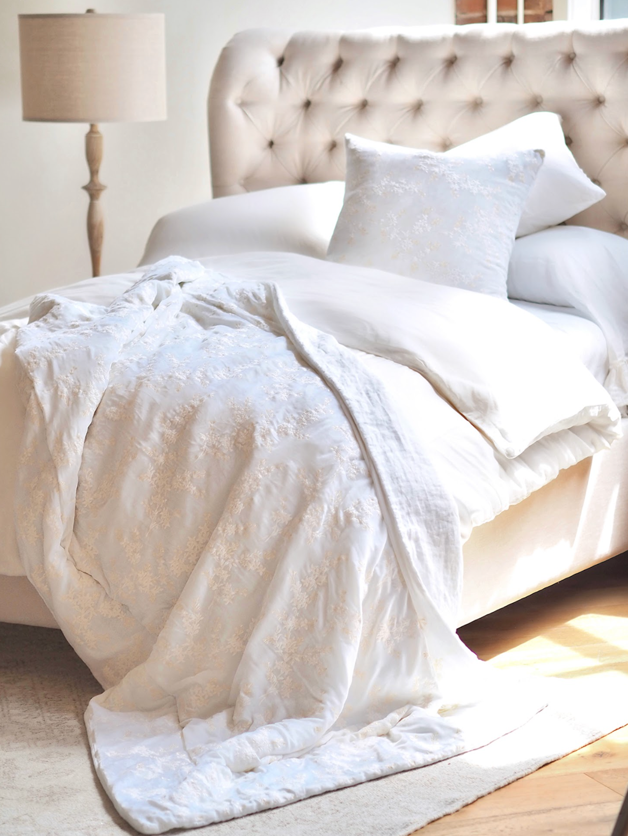 Lynette White Bedding