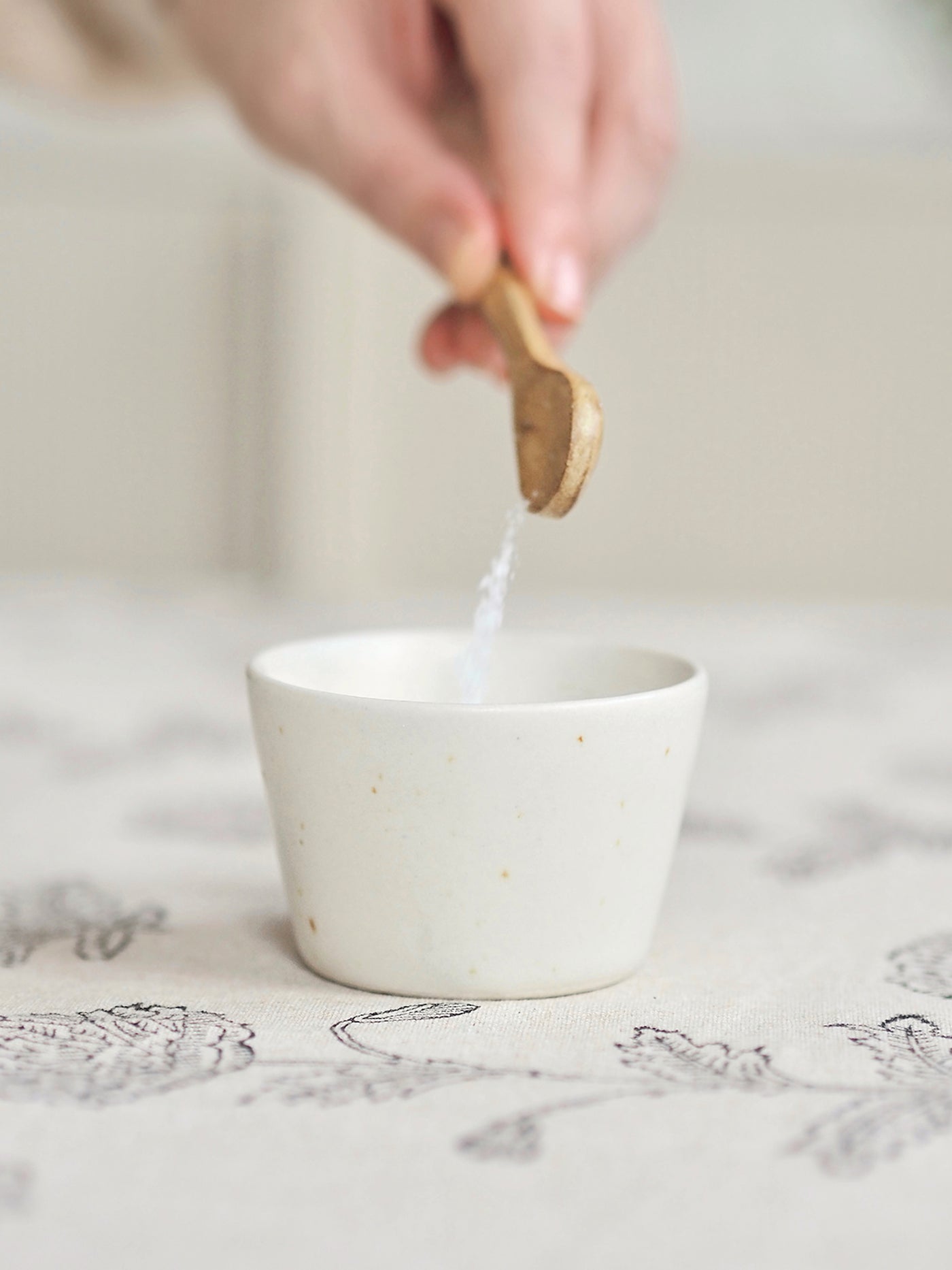 Noa Pinch Bowl w/ Mango Wood Spoon