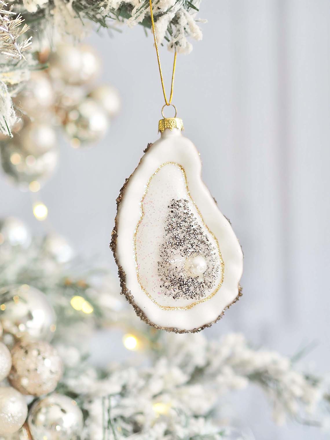 Glittery Oyster Ornament | Grey