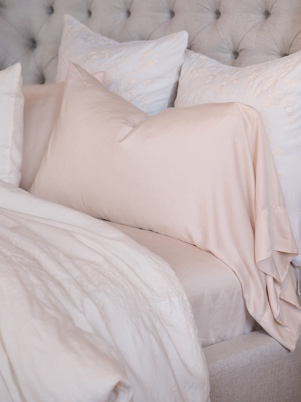 Madera Luxe Pearl Bedding