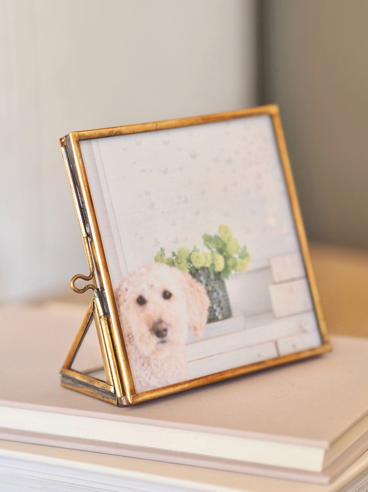 Solène Gold Frame | Square