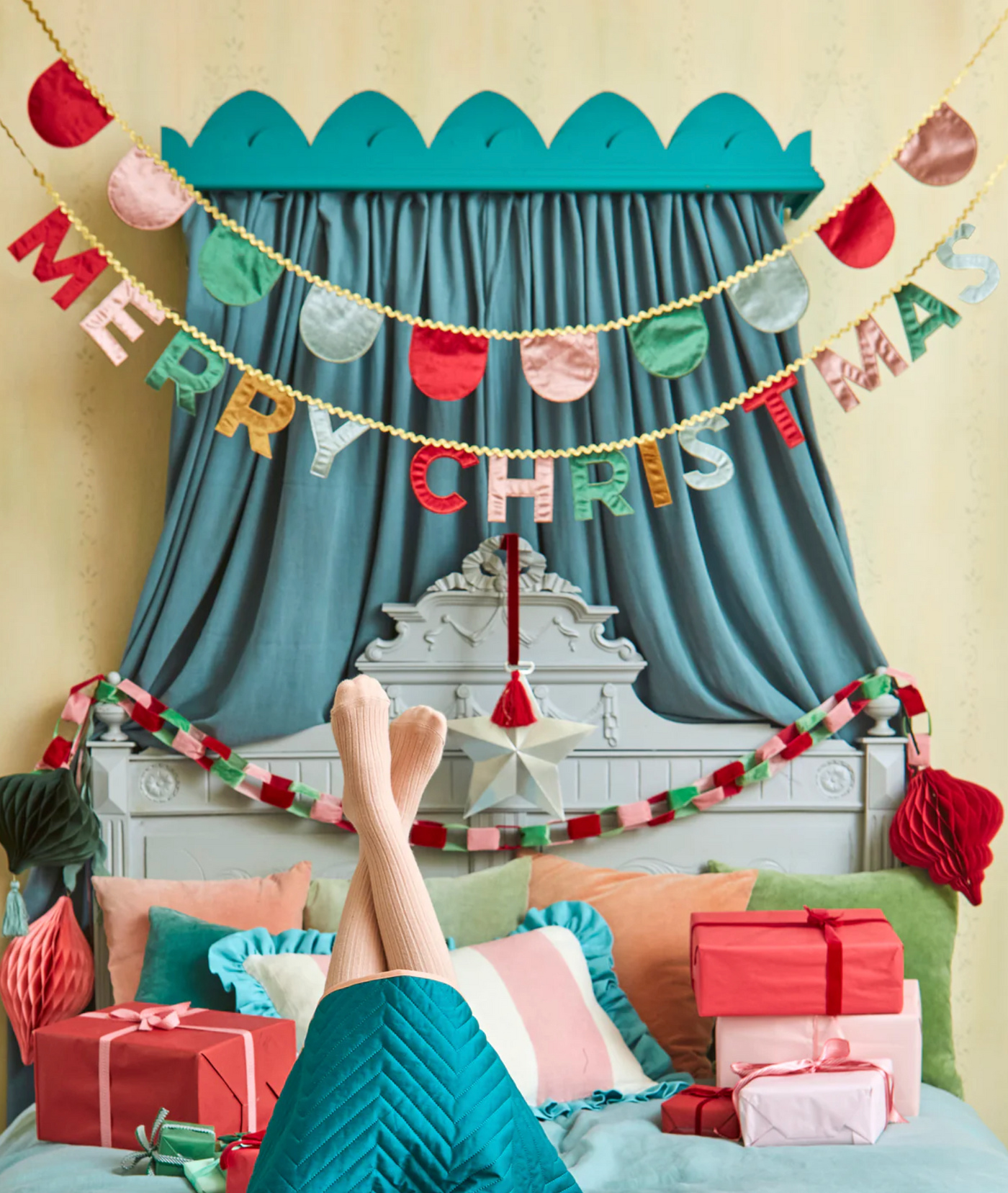 Merry Christmas Velvet Pennant Garland