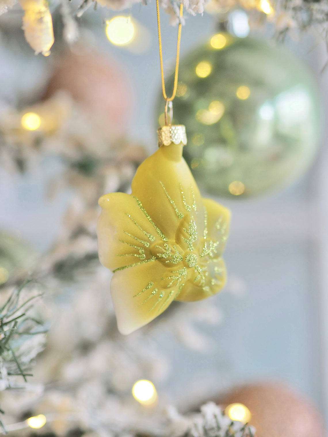 Helleborus Flower Ornament