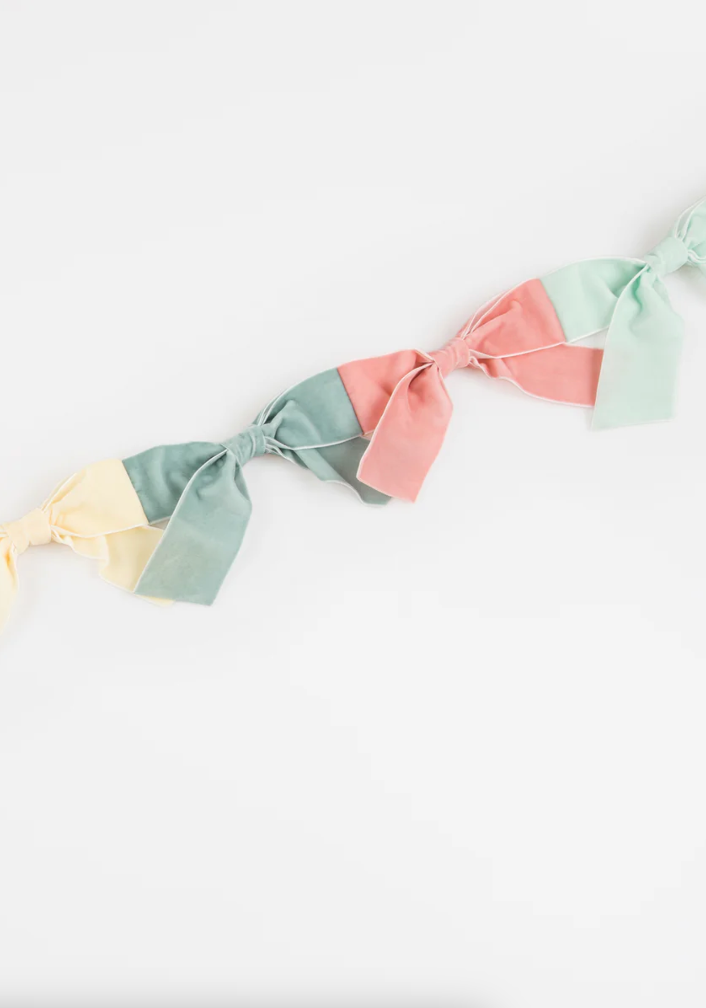 Velvet Bow Garland