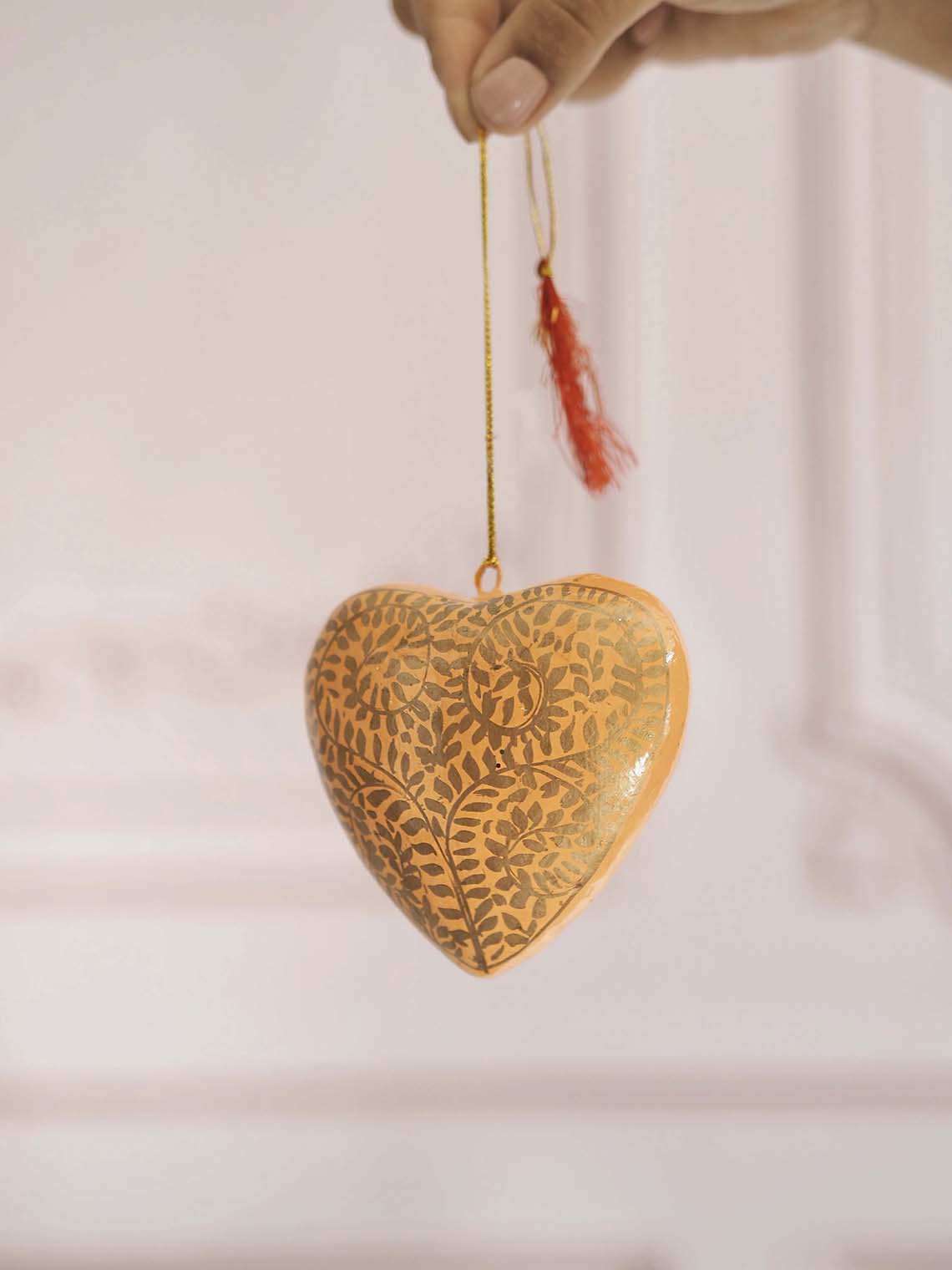 Elegant Heart Ornament