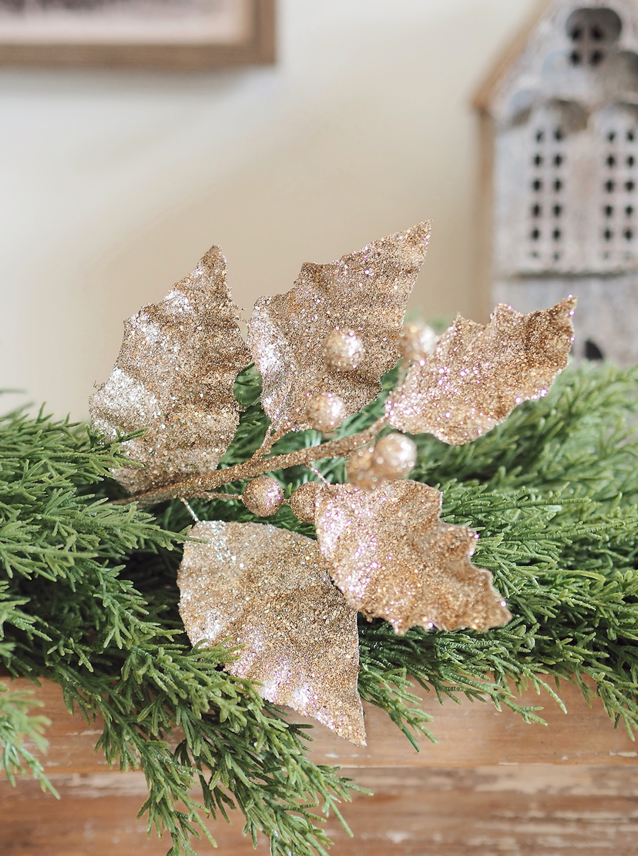 Glittery Champagne Holly Pick