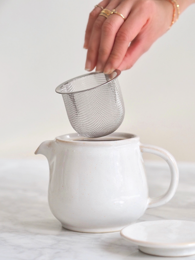 Roda Branca Teapot w/ Infuser