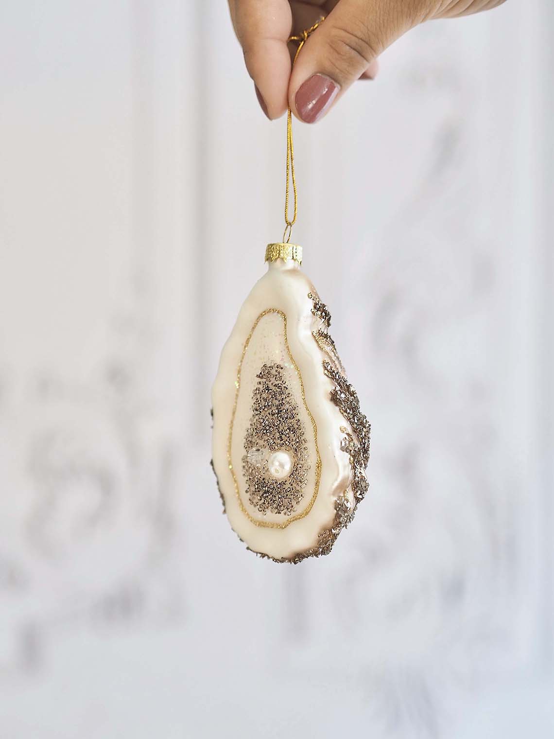 Glittery Oyster Ornament | Grey