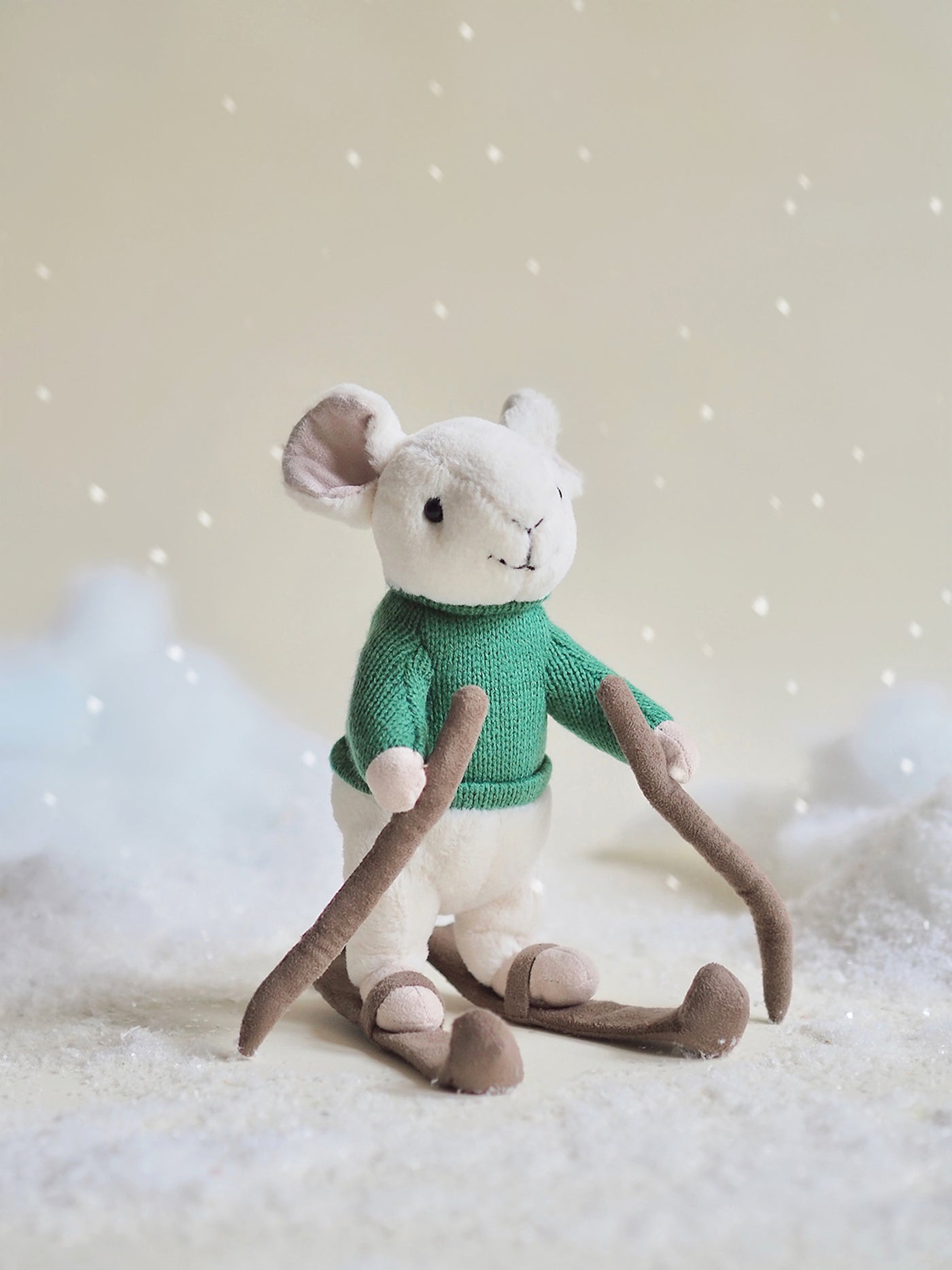 Merry Mouse Skiing