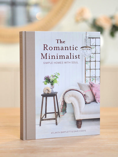 Romantic Minimalist : Simple Homes Book